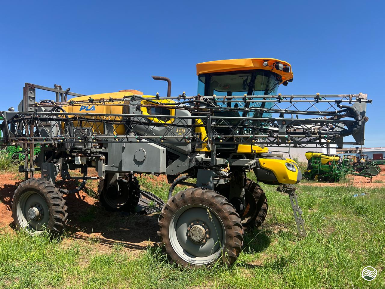 PULVERIZADOR PLA 125 J Tração 4x4 Ciarama Máquinas - John Deere - Matriz PONTA PORA MATO GROSSO DO SUL MS